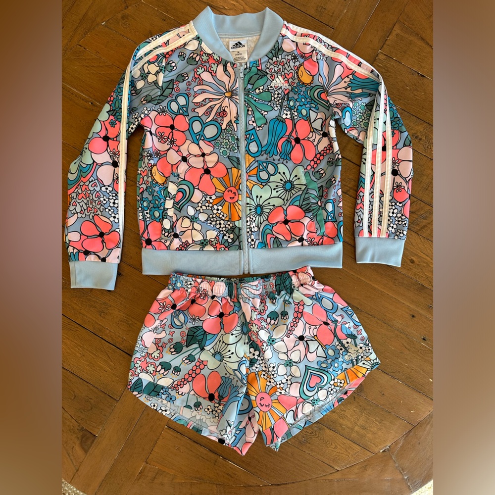 ADIDAS girls Allover Print Tricot sunshine & flowers track jacket & track short